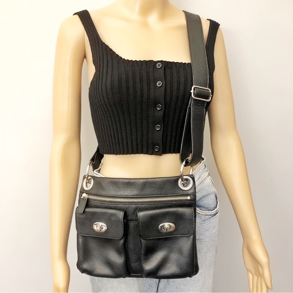 Danier Genuine Leather Black Crossbody Bag Minimalist Travel Bag Hands Free Bag - Picture 8 of 15